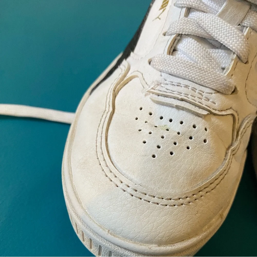 white and black sneakers puma shoes excellent condition running gym shoes - Picture 2 of 8